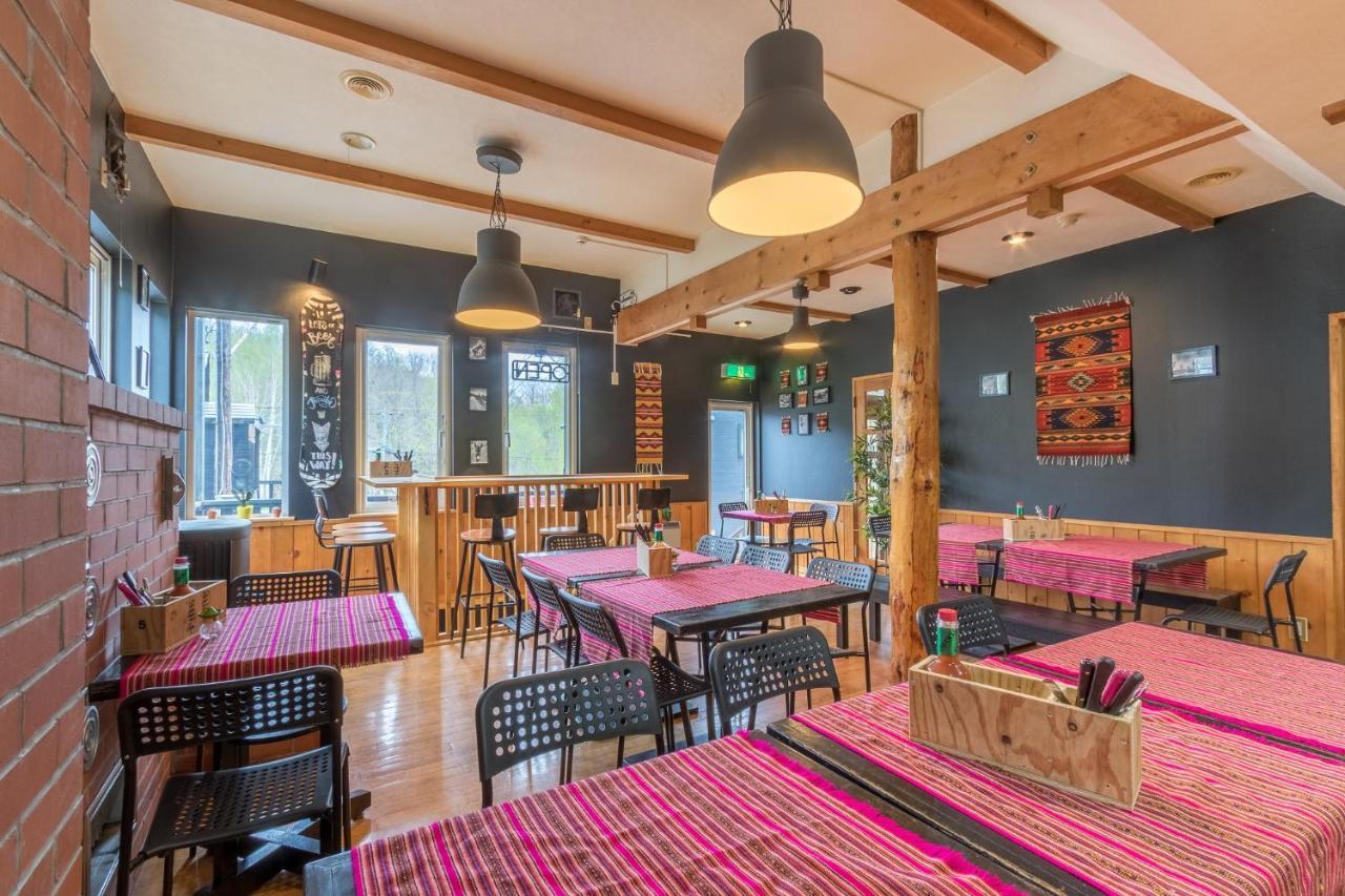 Freeride Backpackers Lodge Нісеко Екстер'єр фото