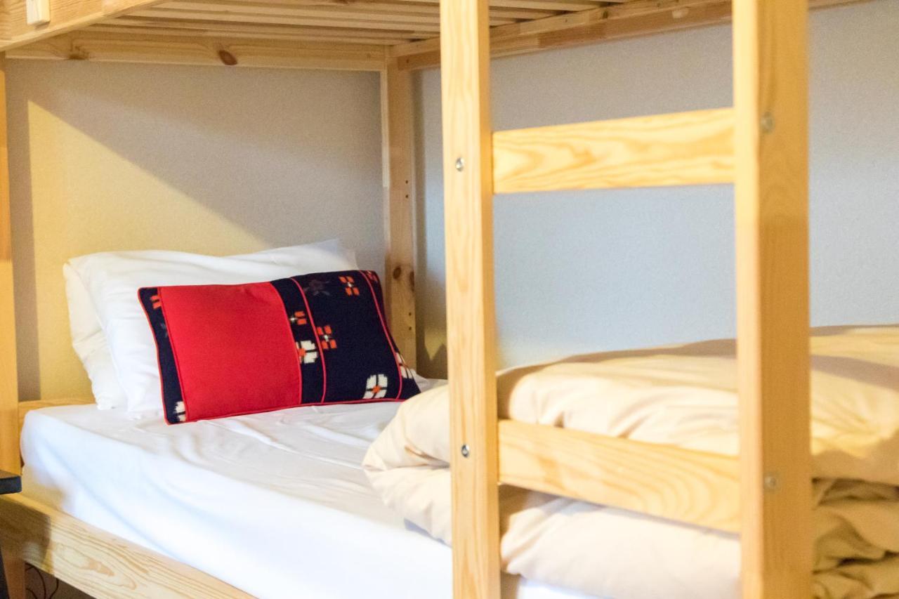 Freeride Backpackers Lodge Нісеко Екстер'єр фото