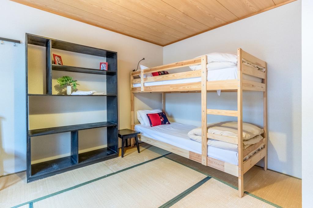Freeride Backpackers Lodge Нісеко Екстер'єр фото
