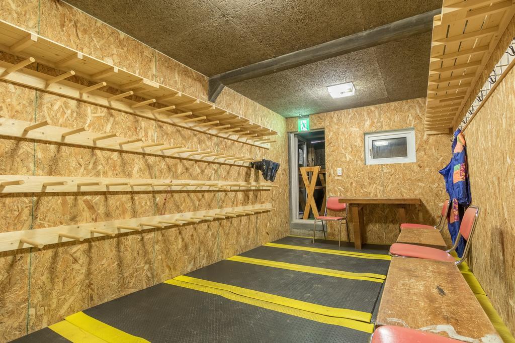 Freeride Backpackers Lodge Нісеко Екстер'єр фото